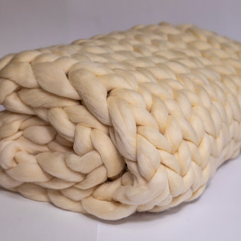 Peseira de Lã Natural – Manta Maxi Tricot Gigante Artesanal | Mãostiqueiras