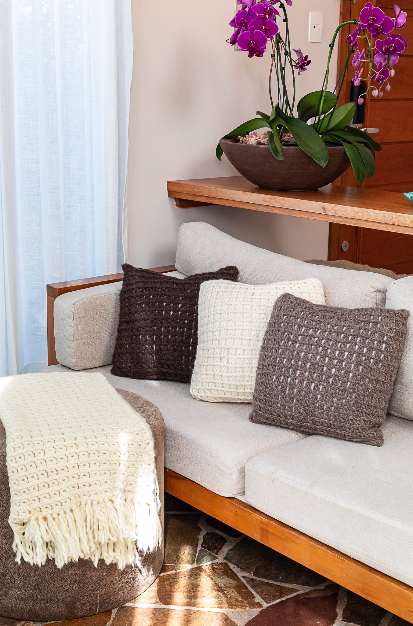 Almofada de Lã Natural – Crochê Peruano Artesanal | Mãostiqueiras - Imagem 7