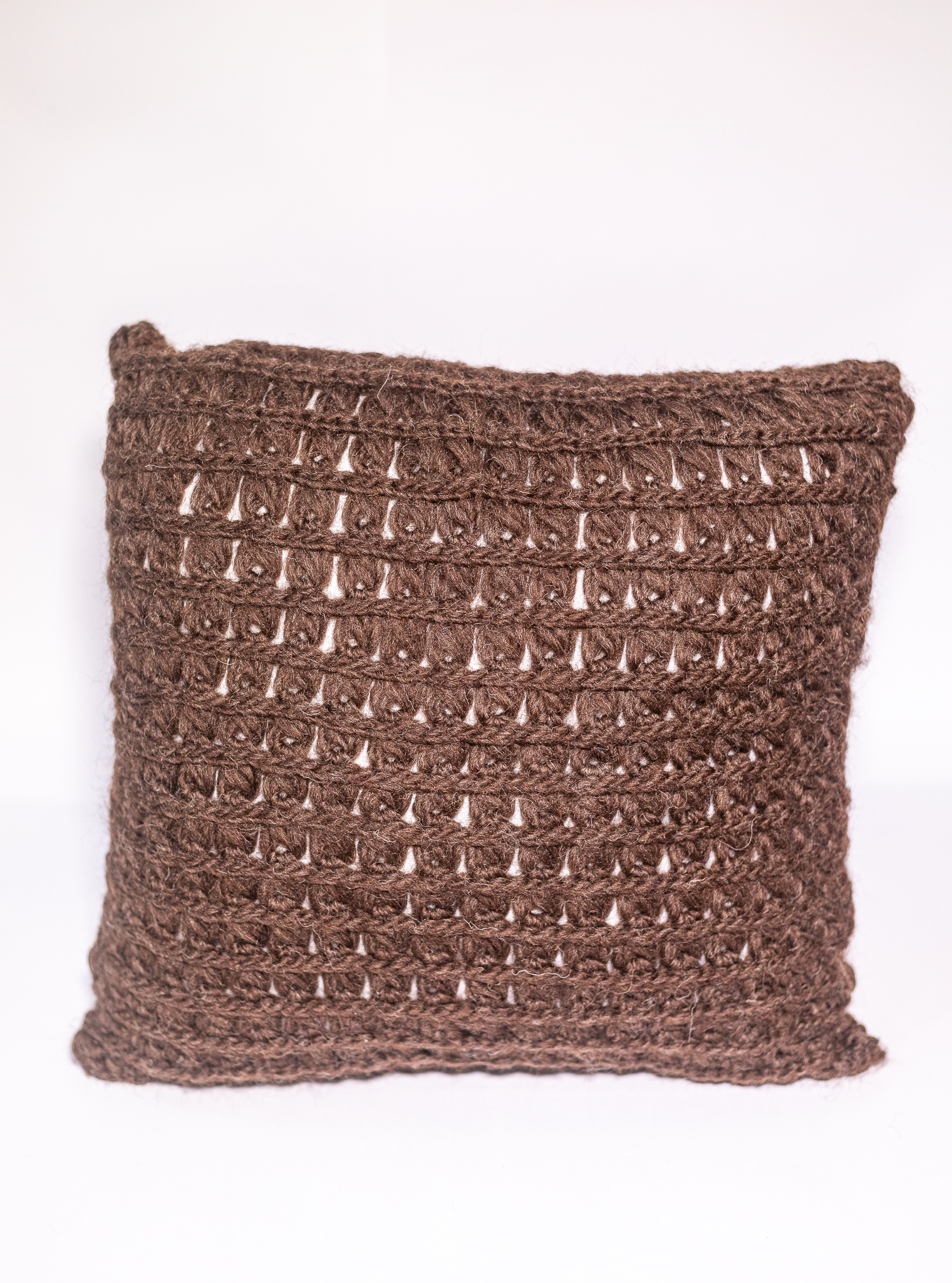 Almofada de Lã Natural – Crochê Peruano Artesanal | Mãostiqueiras - Imagem 2