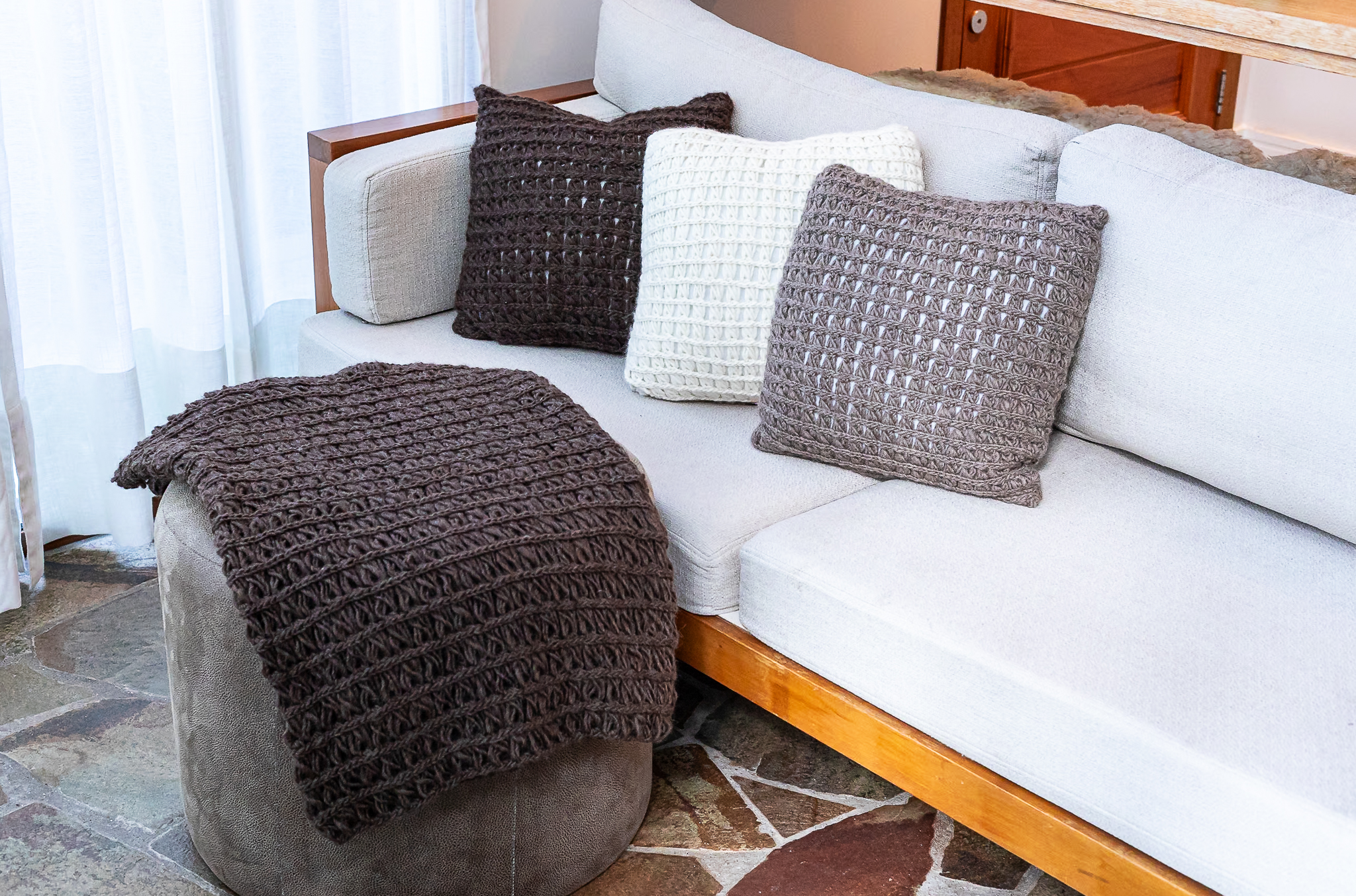 Almofada de Lã Natural – Crochê Peruano Artesanal | Mãostiqueiras - Imagem 6