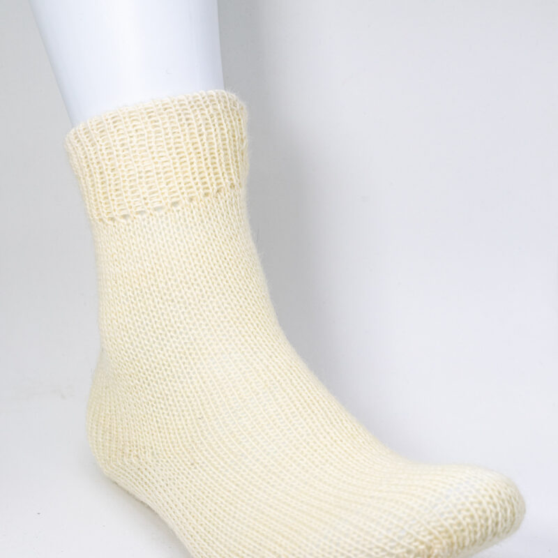 Meia Quentinha – Tricot Artesanal em Lã Natural | Mãostiqueiras - Cru