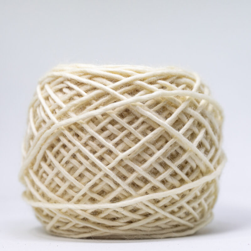 Fio de lã merino cor natural 0,5g/m - 100g