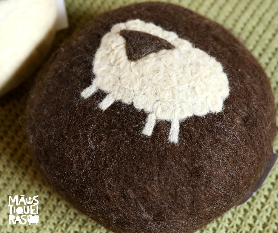 Feltragem – Almofada Ovelha